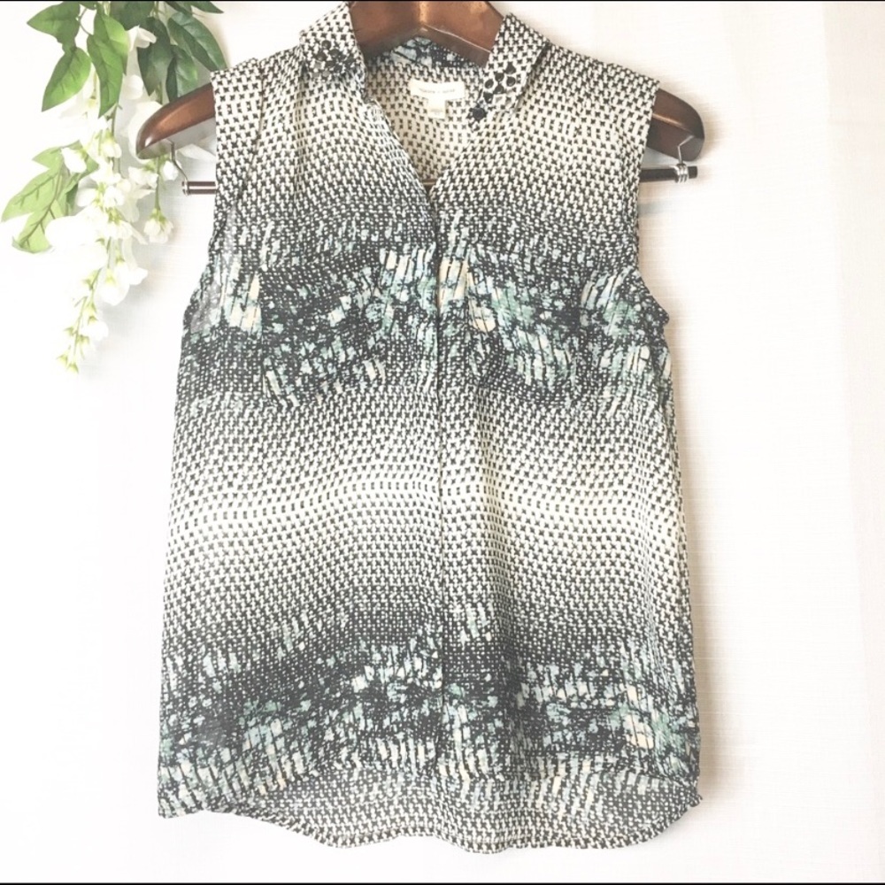 OU•Silence + Noise•Printed Sleeveless button down stud collar extra small
